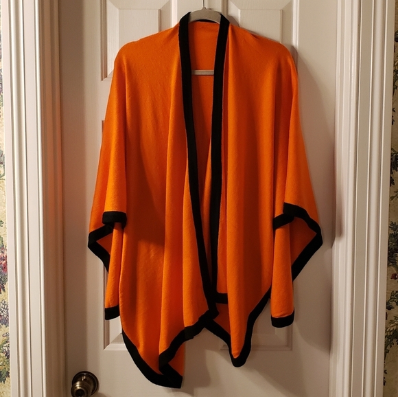NEW! ITALIAN IMPORT Orange and Black Women's Sweater/Shawl - Picture 2 of 2